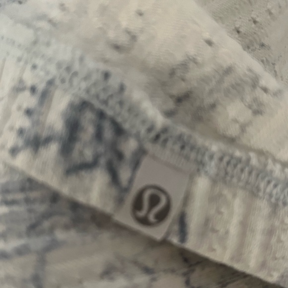 Lululemon tie dye blue and white short sleeve t shirt; size 4 - Picture 3 of 3